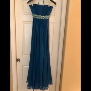 NWT size 6 Teal evening Gown with embellishment
